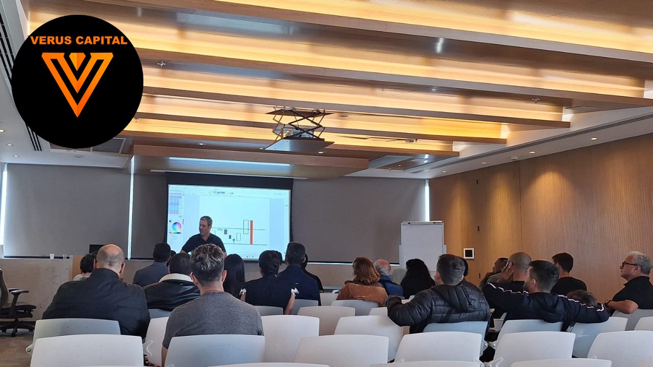 Público no evento presencial da Verus Capital